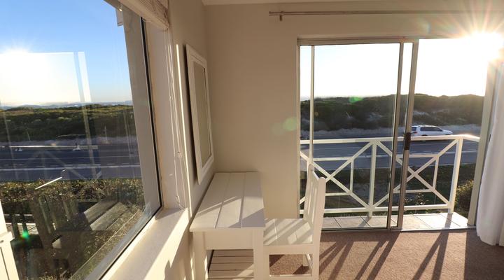 Large 5 Sleeper in Beach club!