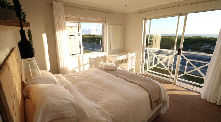 Large 5 Sleeper in Beach club!