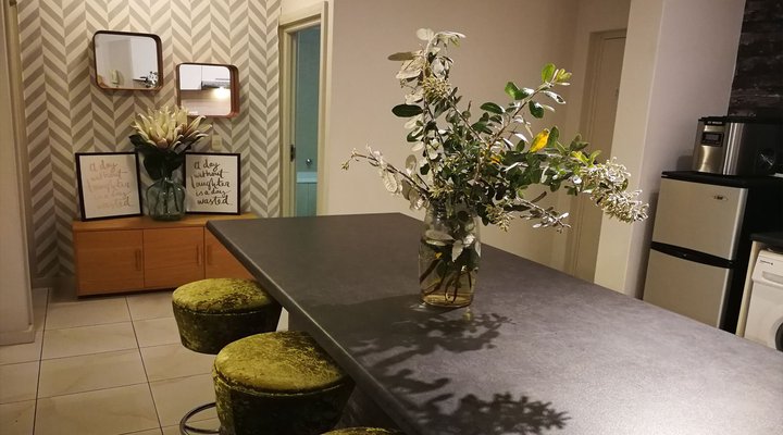 Sunlit Apartment Muizenberg Beachfront