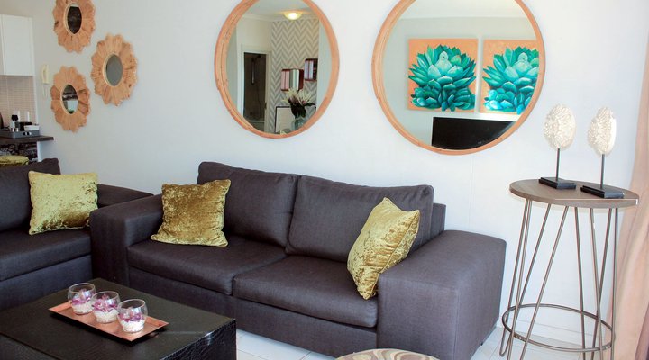 Sunlit Apartment Muizenberg Beachfront