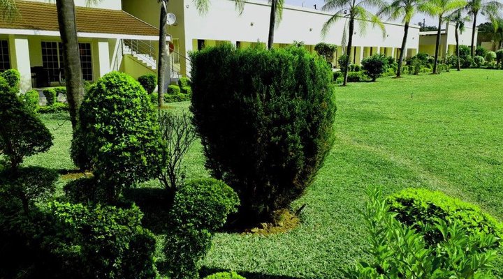 Naledzi Lodge