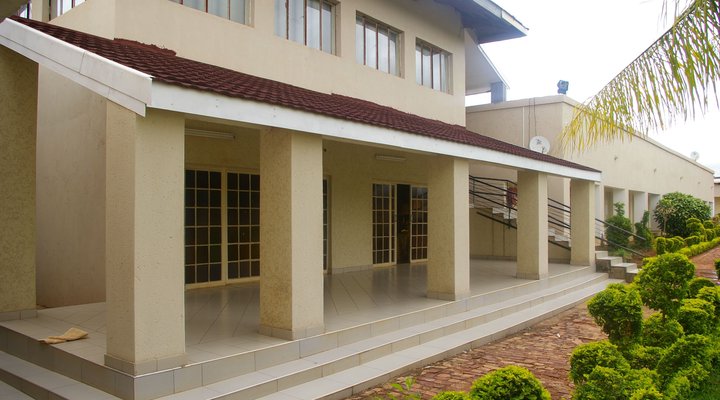 Naledzi Lodge