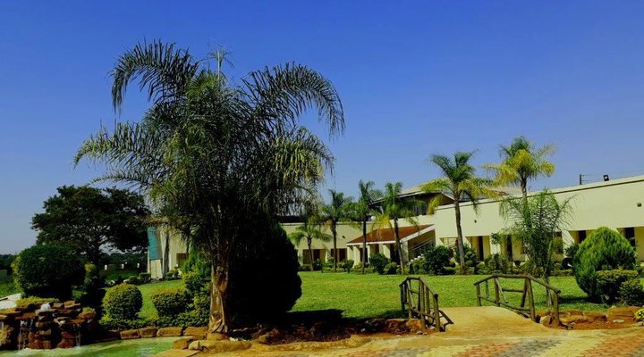 Naledzi Lodge