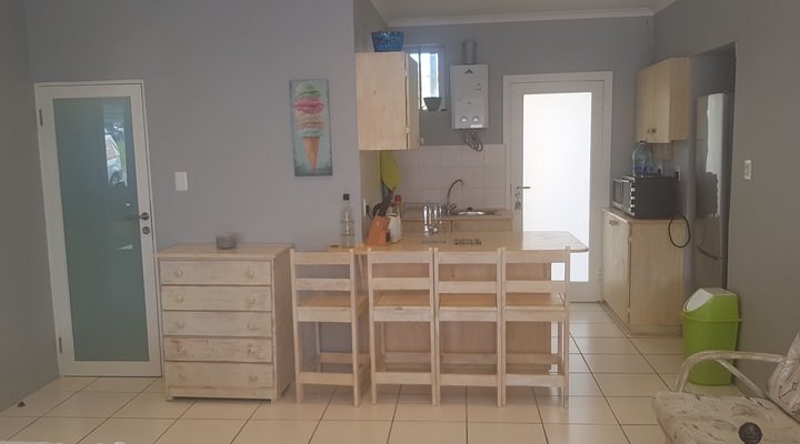 Spacious Studio-200M from Beach