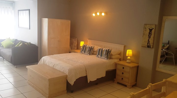 Spacious Studio-200M from Beach