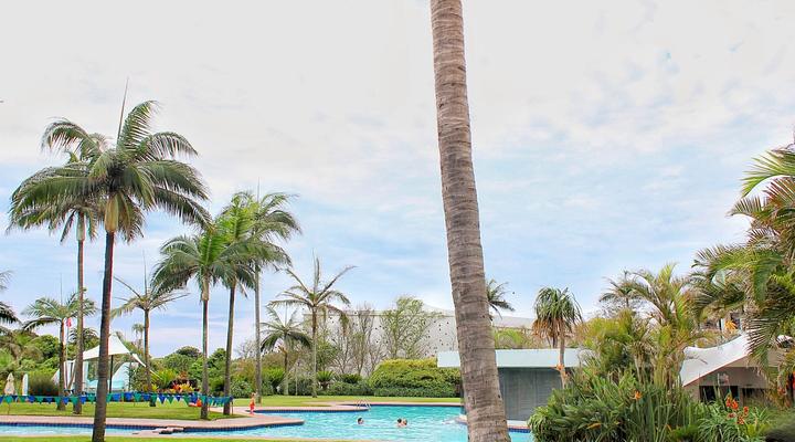 Breakers Modern Apartment