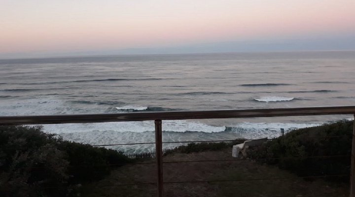 Whale Tails Beach Villa