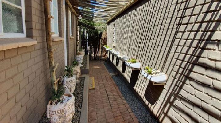 Barons Galley and Lodge