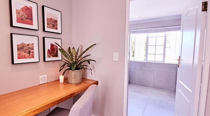 Maxwell's Guest House