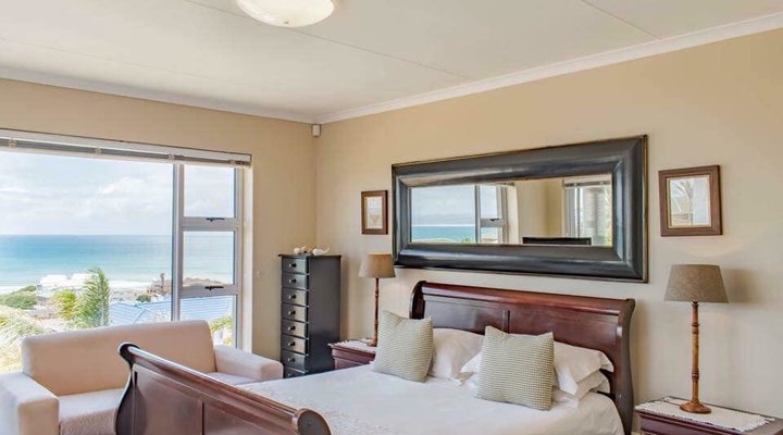 Modern Holiday House in Jeffreys Bay