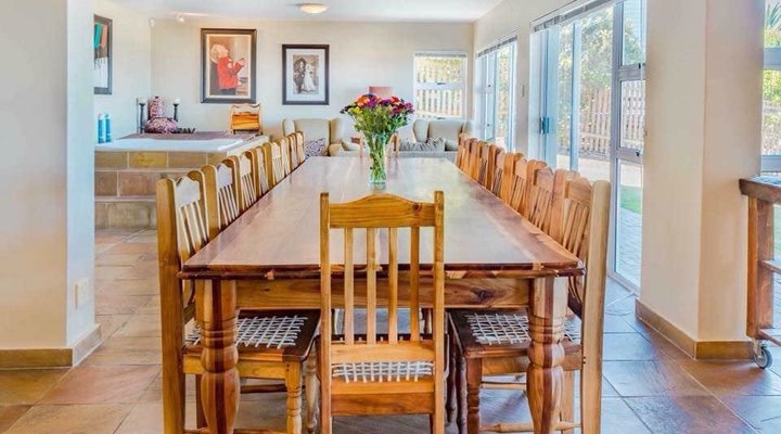 Modern Holiday House in Jeffreys Bay