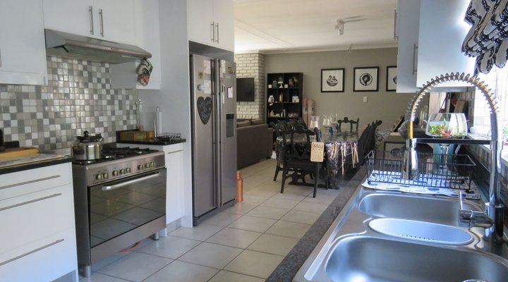 80 on Benade Guesthouse