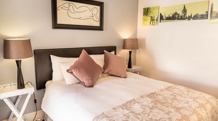 Four Oaks Guest House