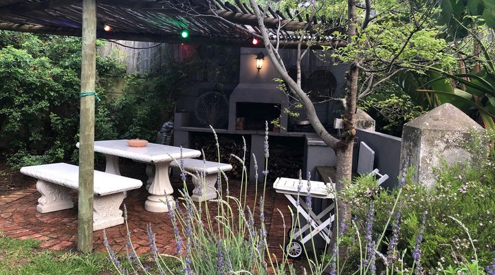 Muizenberg Farmhouse-Style Holiday House