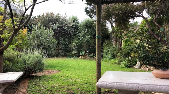 Muizenberg Farmhouse-Style Holiday House