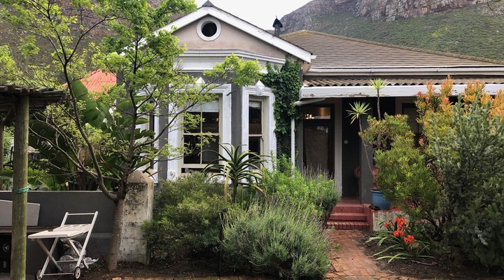 Muizenberg Farmhouse-Style Holiday House