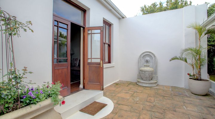 Clementine Guest House