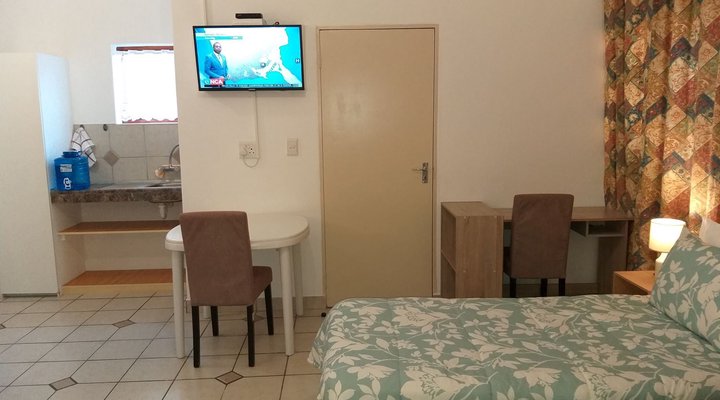 DJ'S B&B in Table View Cape Town