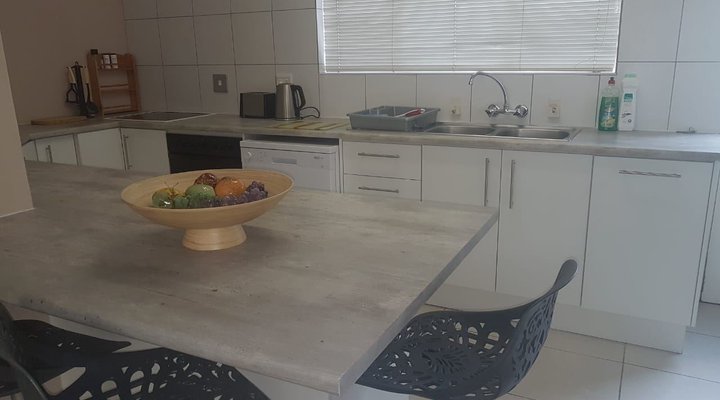 Afri-khaya Self-catering Apartment