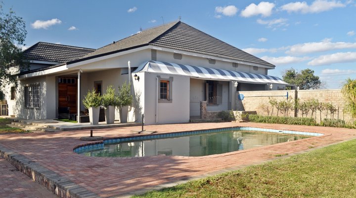 Olivanti Country Manor