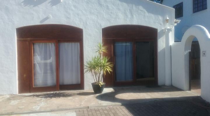 The Farmhouse/Die Plaashuis