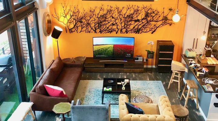 Artists Penthouse- Green Point