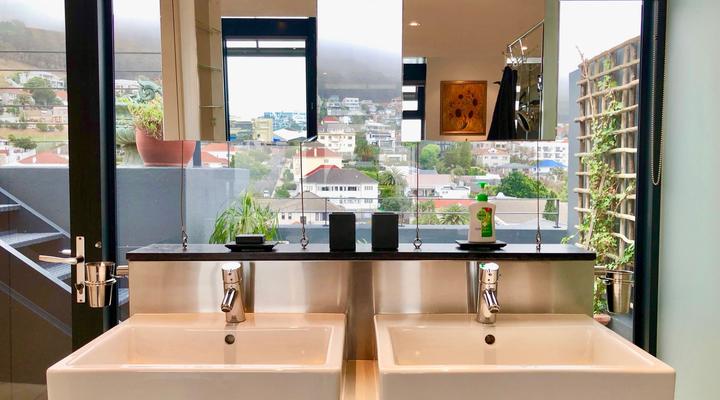 Artists Penthouse- Green Point