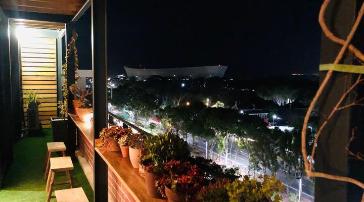 Artists Penthouse- Green Point