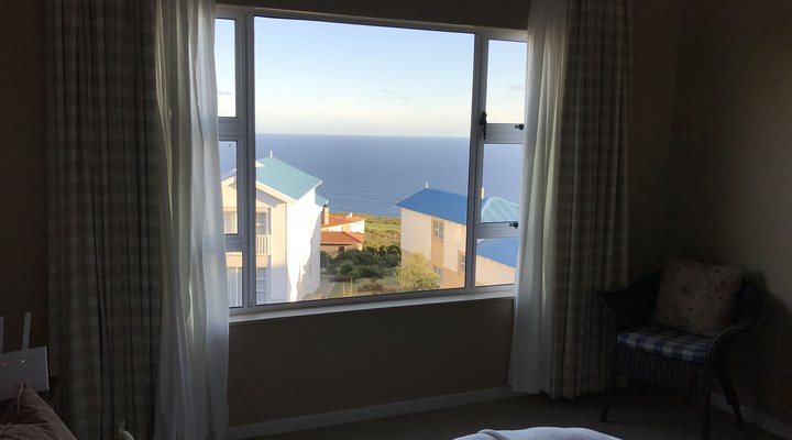 Pinnacle Point Beach and Golf Resort Lodge