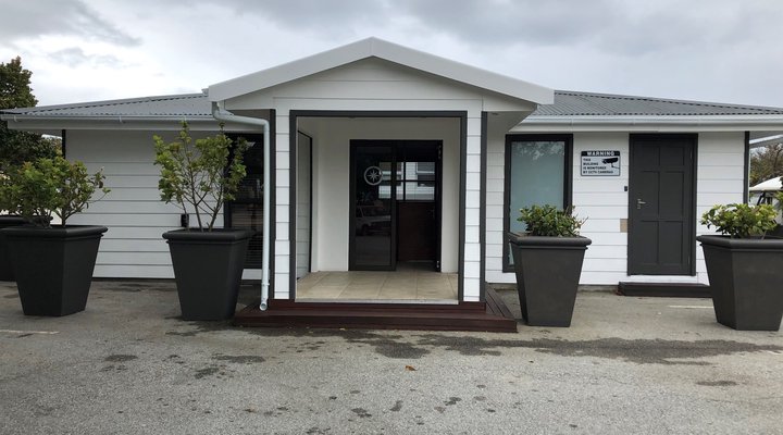 Pinnacle Point Beach and Golf Resort Lodge