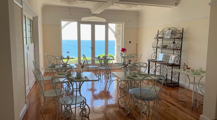 Sunny Cove Manor