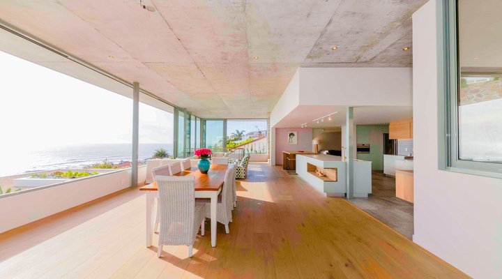 Llandudno Family Home with Ocean Views