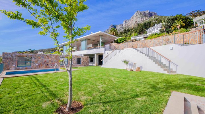 Llandudno Family Home with Ocean Views