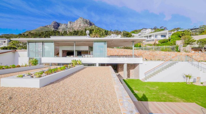 Llandudno Family Home with Ocean Views