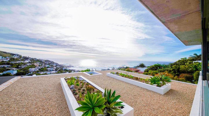 Llandudno Family Home with Ocean Views
