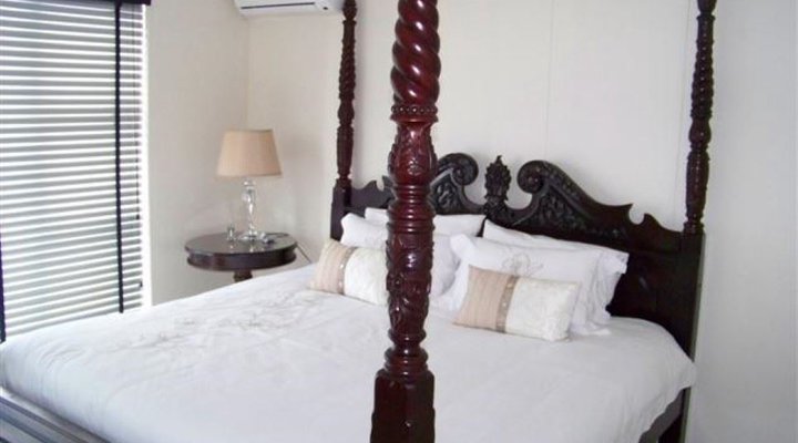 Indigo Bay 32
