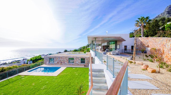 Llandudno Family Home with Ocean Views