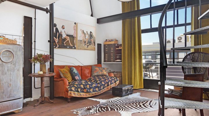 Wolroy House 506 by AirAgents