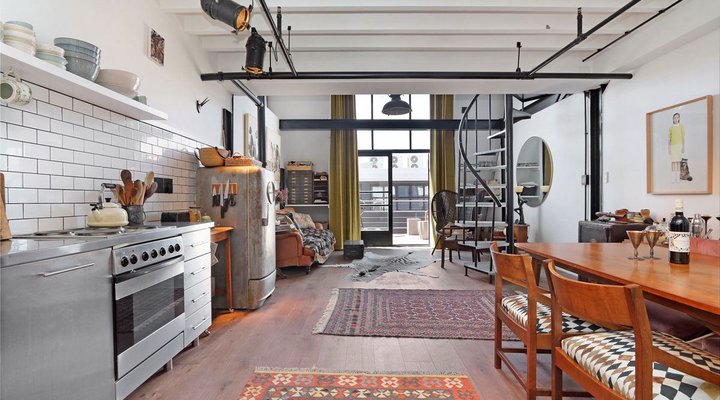 Wolroy House 506 by AirAgents