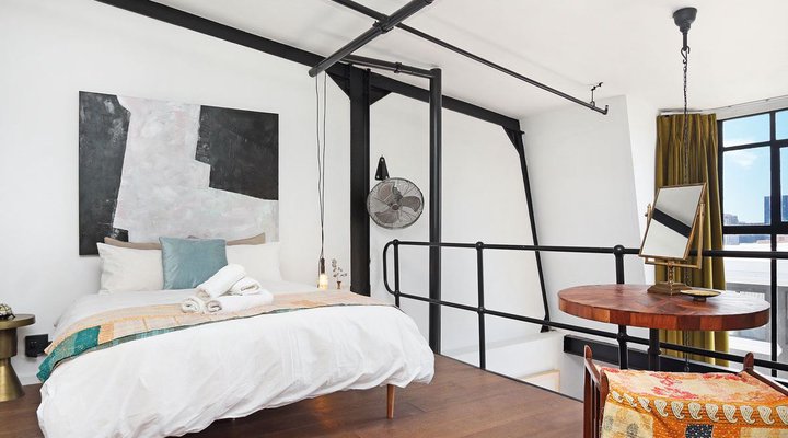 Wolroy House 506 by AirAgents