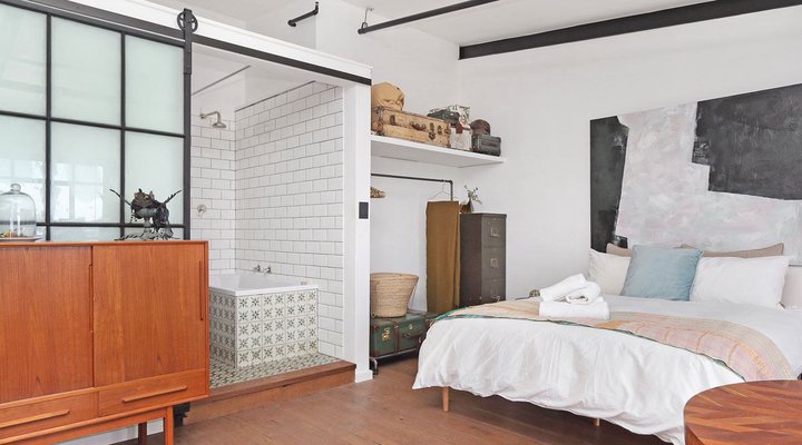 Wolroy House 506 by AirAgents