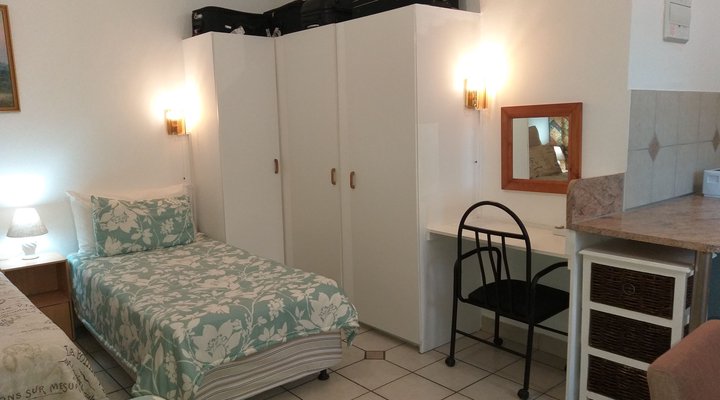 DJ'S B&B in Table View Cape Town