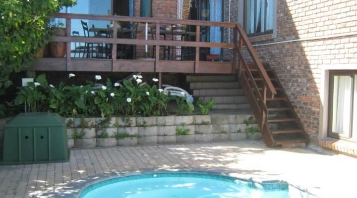 Macaw Villa