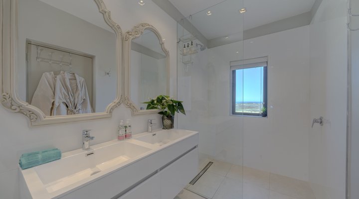 365 Luxury Apartment with sea view - Pinc