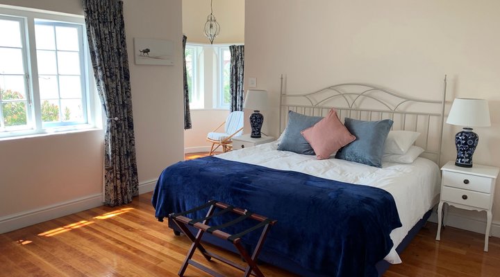 Sunny Cove Manor