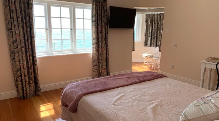 Sunny Cove Manor