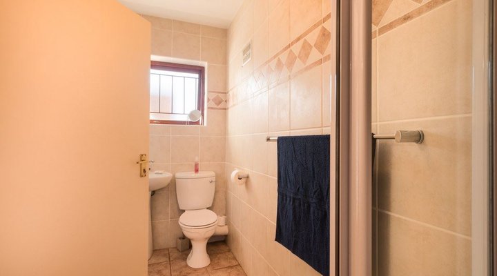 400 Waterside Road Villa