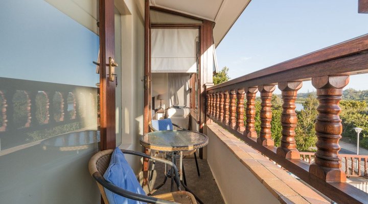 400 Waterside Road Villa