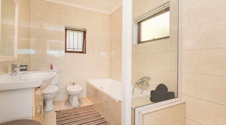 400 Waterside Road Villa