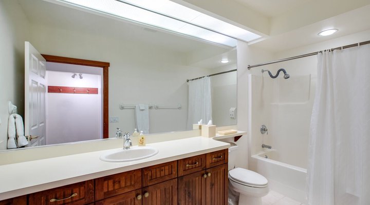 Mt Baker Hwy Ensuite #15
